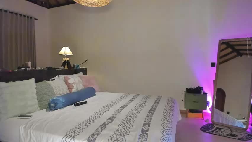 holy_khloe Adult Chat May 24, 2026