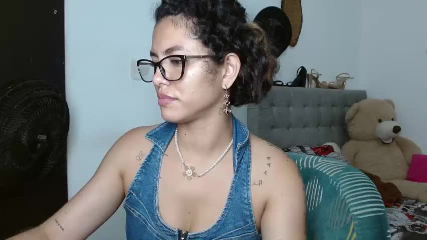sexy_lia_latina Adult Chat May 25, 2026