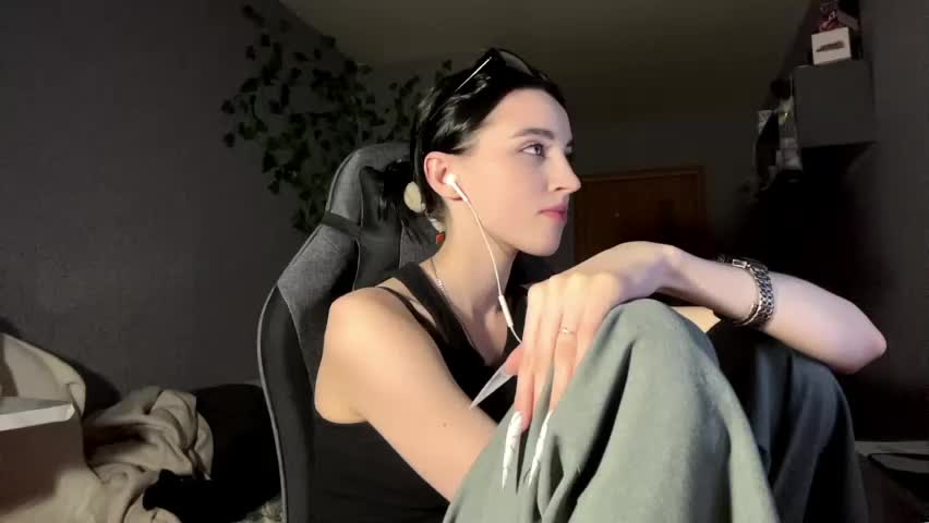 elinorashfield Adult Chat May 24, 2026