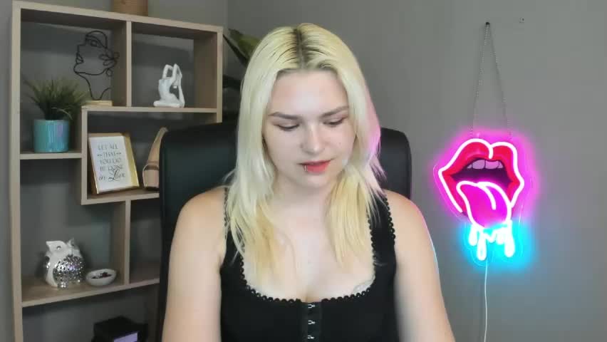 lilysweetxo Adult Chat May 25, 2026