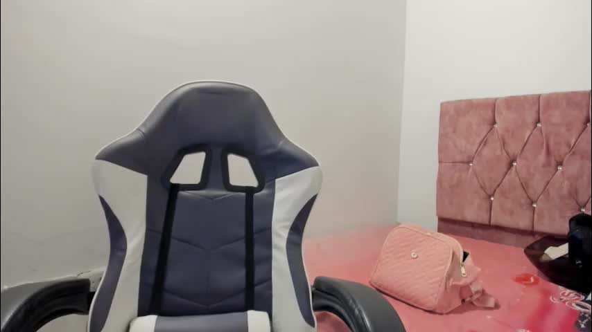 shy_luna18 Adult Chat May 24, 2026