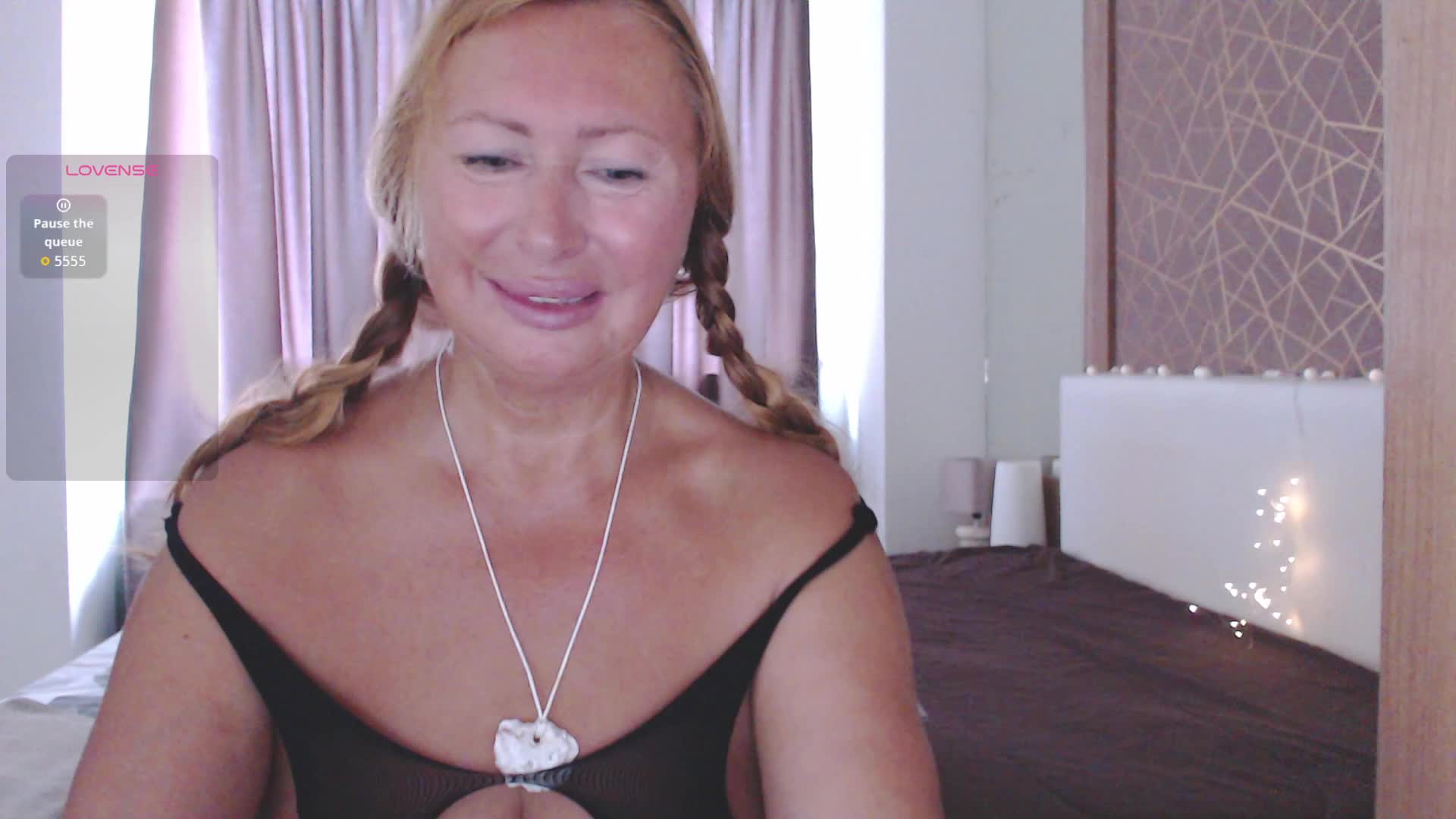 HelenLoyd Adult Chat May 25, 2026