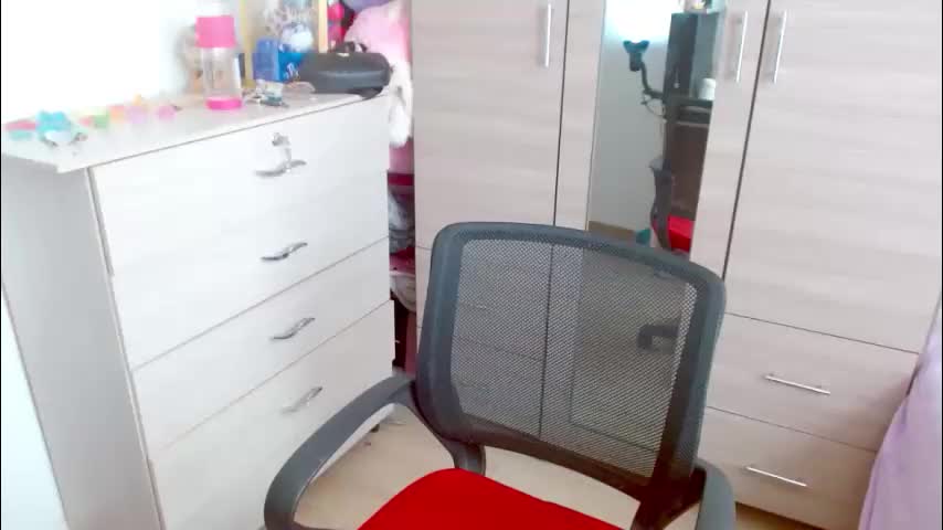 zoe_sexy69 Adult Chat May 26, 2026