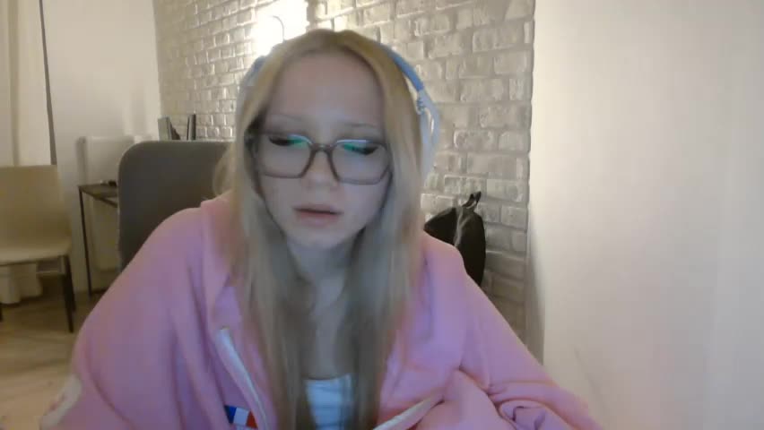 deeannnye Adult Chat May 26, 2026