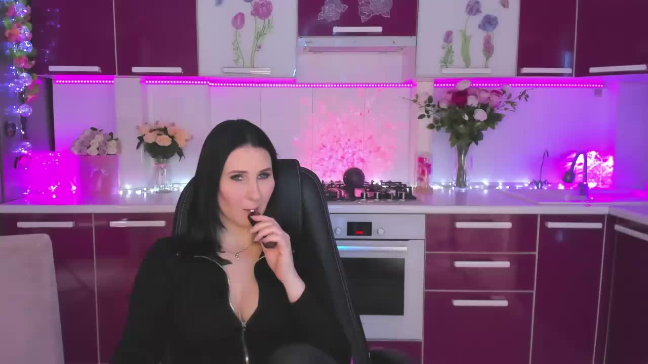 Olivija2020 Adult Chat May 27, 2026