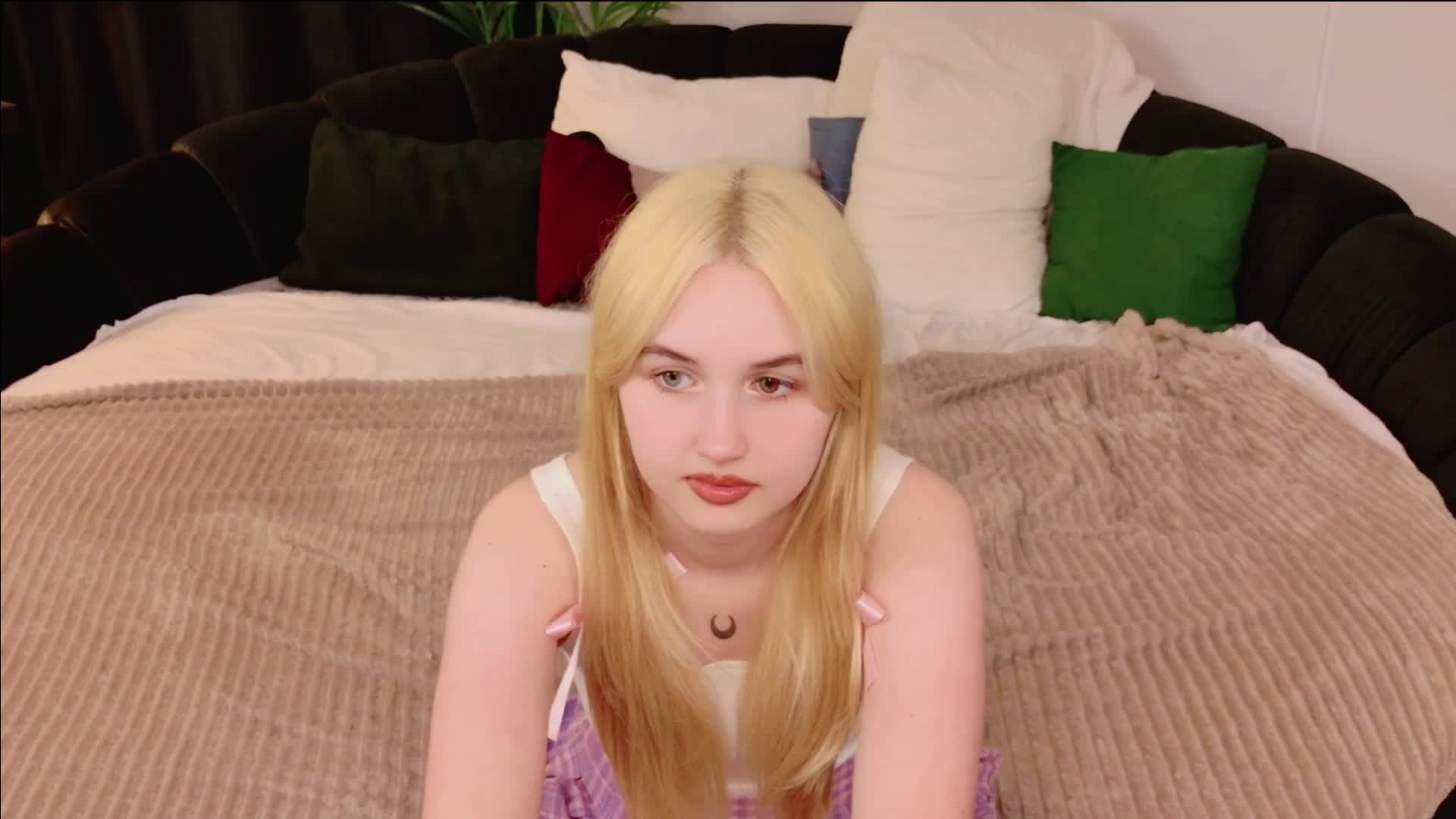 LillyEyess Adult Chat May 27, 2026