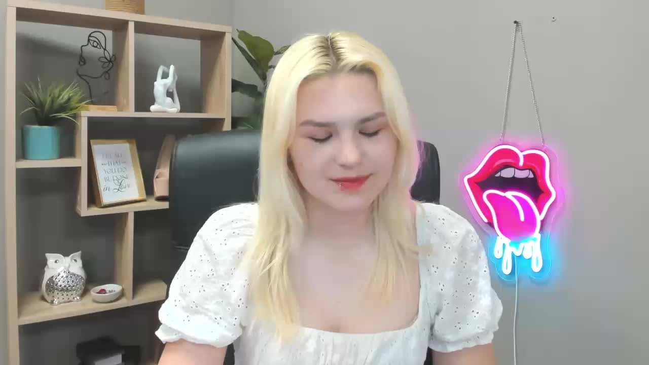 SweetLilyxo Adult Chat May 27, 2026