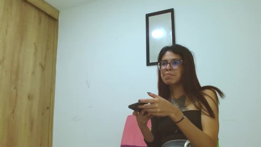 emily_loperaa Adult Chat May 28, 2026