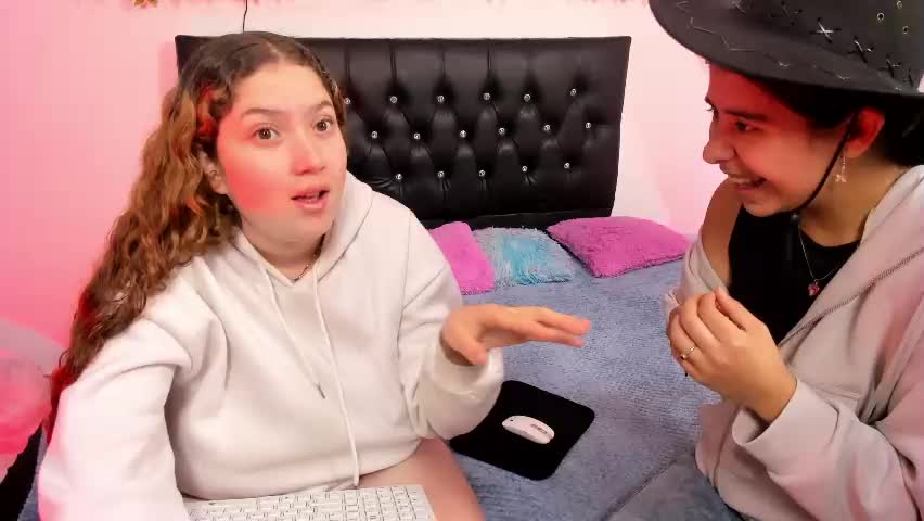 zoe_and_valeria Adult Chat May 29, 2026