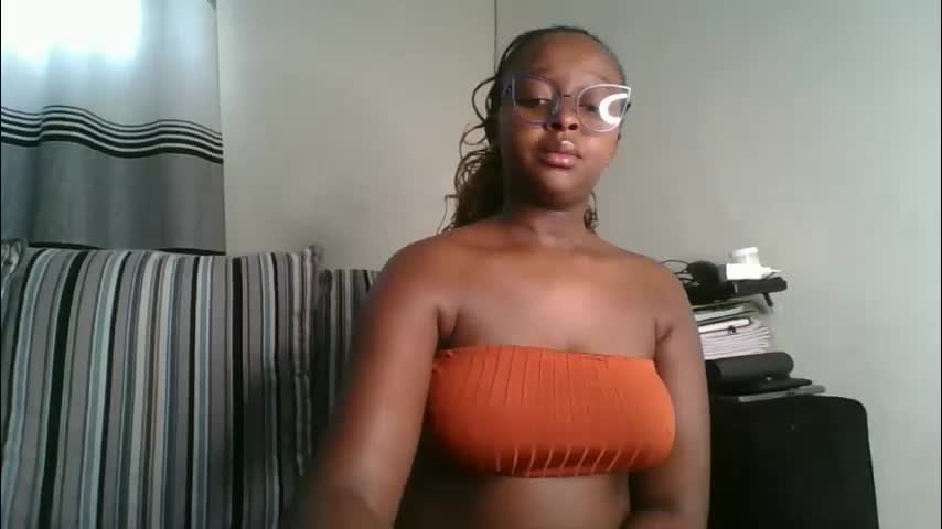 ellah_simone Adult Chat May 30, 2026