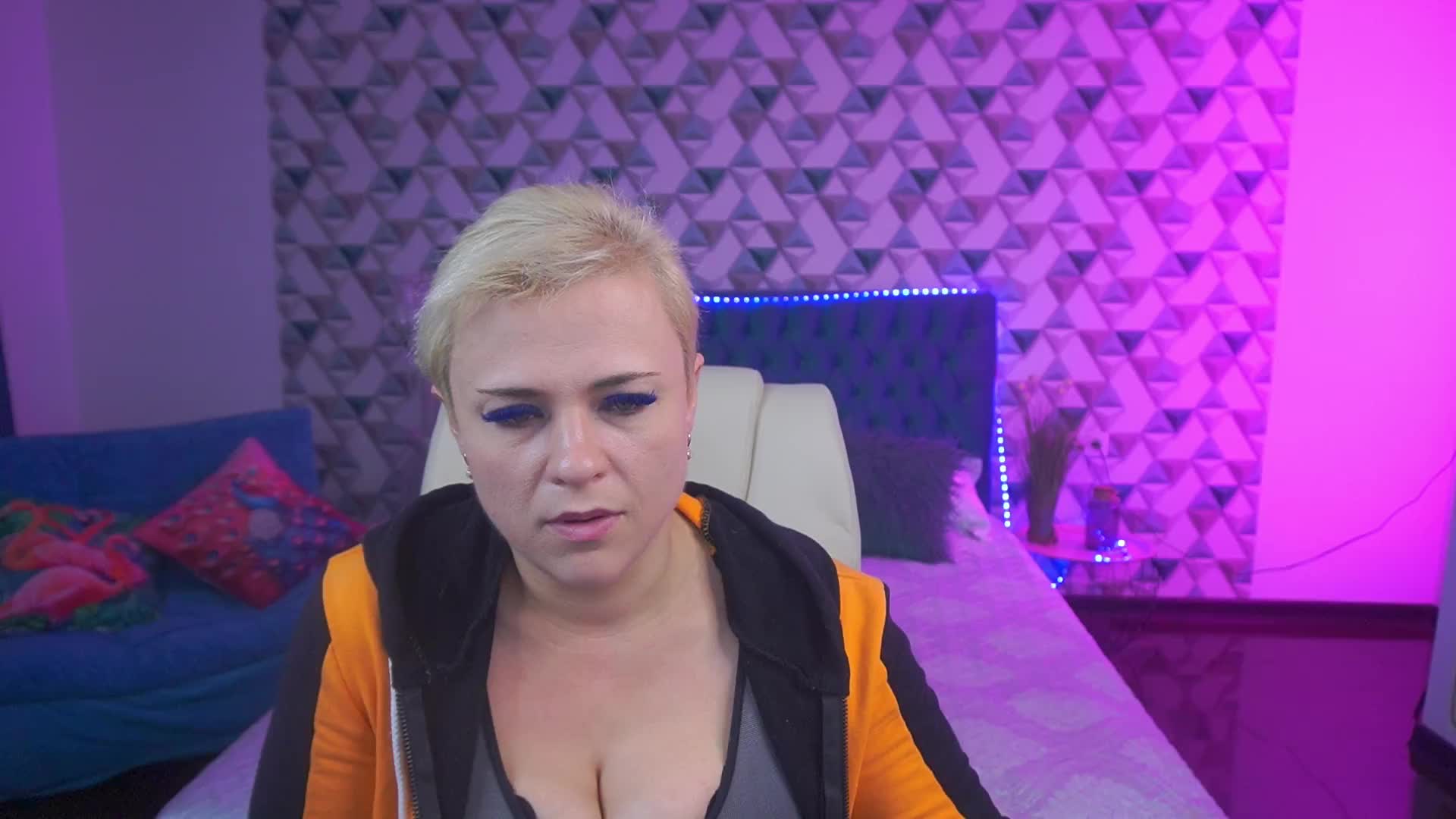 CrystalVibe Adult Chat May 31, 2026