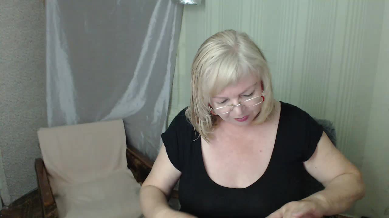 EvelynLoveShy Adult Chat June 1, 2026