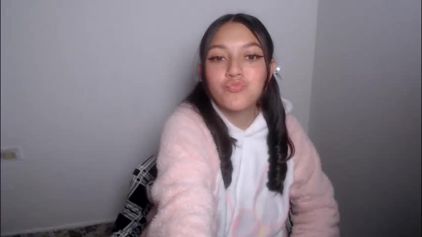 evangeline_petite Adult Chat June 1, 2026