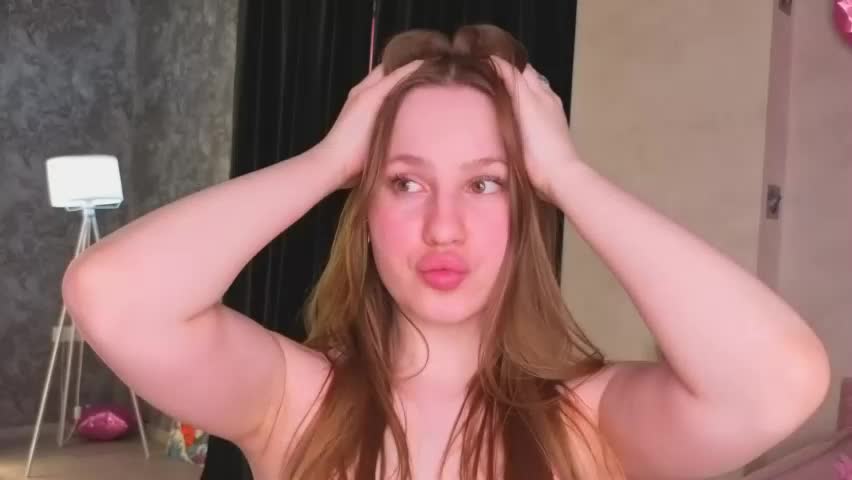 lina_smilee Adult Chat June 1, 2026