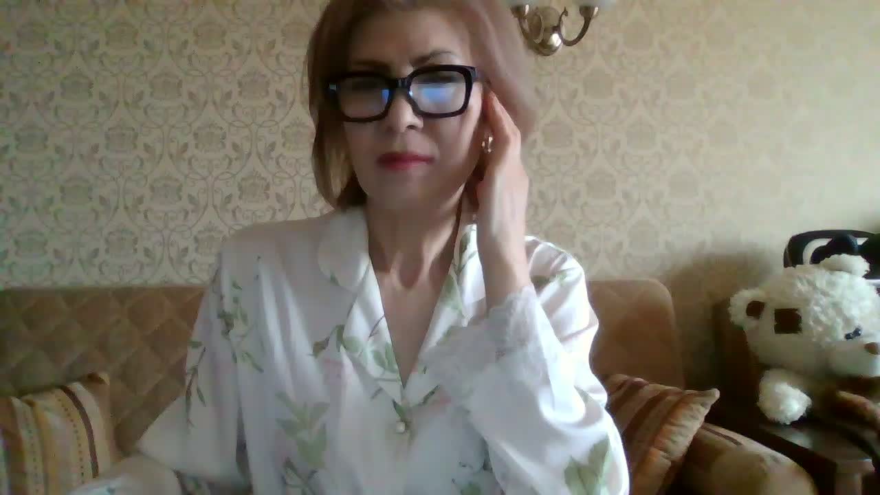 ElegantLady00 Adult Chat June 1, 2026