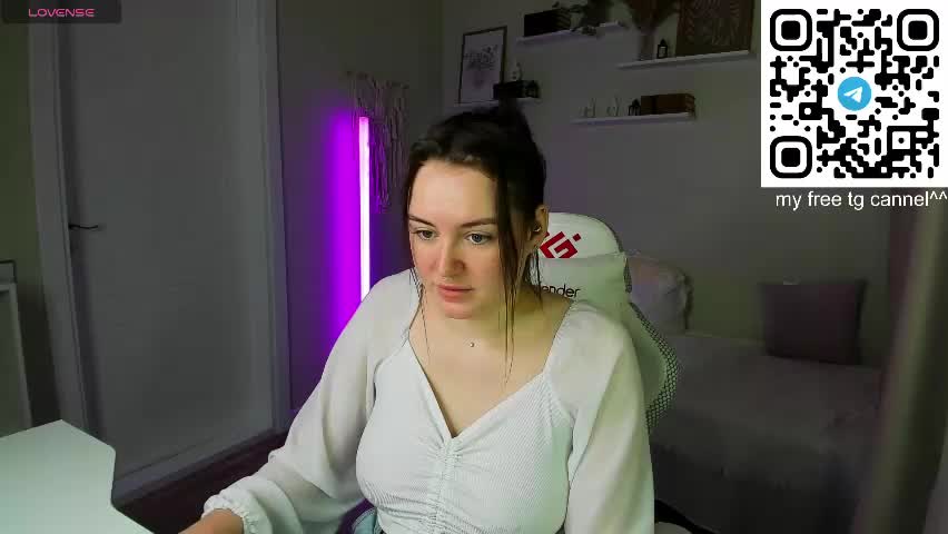 lauraa_collins Adult Chat June 1, 2026