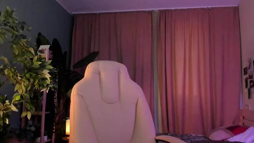 gia_skova Adult Chat June 3, 2026
