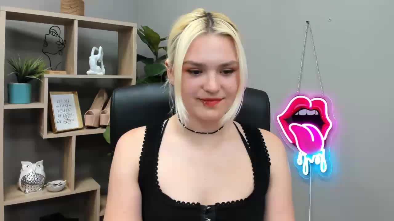 SweetLilyxo Adult Chat June 3, 2026