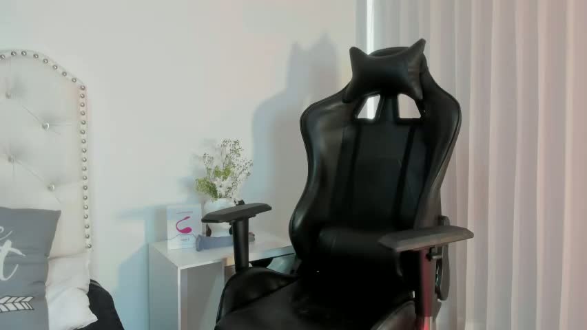 honney_bunny18 Adult Chat June 3, 2026