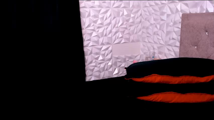 carolinelover_35 Adult Chat June 4, 2026