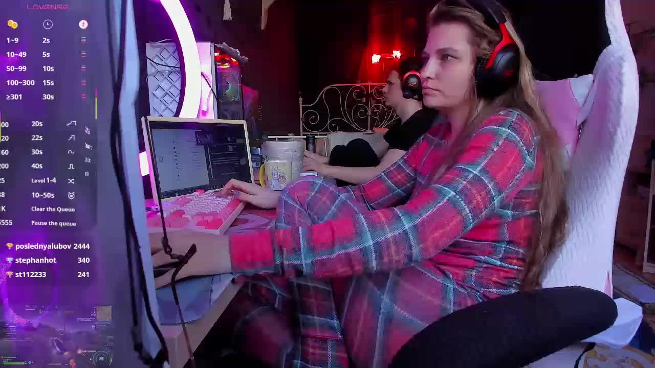 FukinHotCouple Adult Chat June 4, 2026