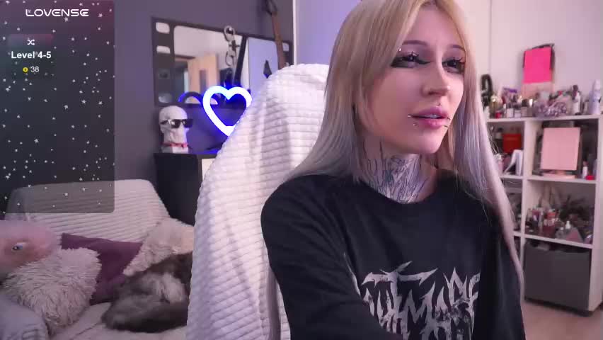 fraulein_mooon Adult Chat June 4, 2026