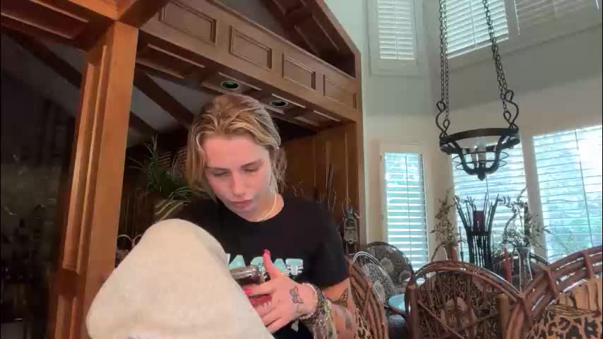 lolaa555 Adult Chat June 4, 2026