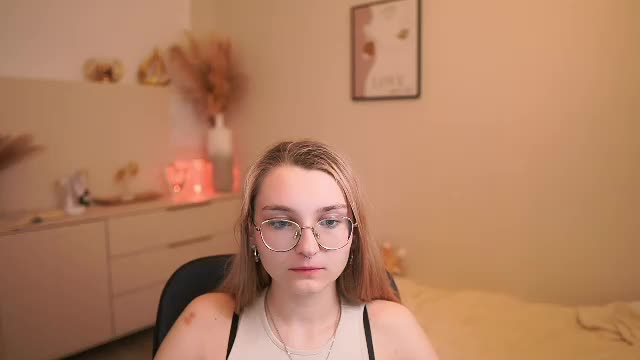 sophielux18 Adult Chat June 4, 2026