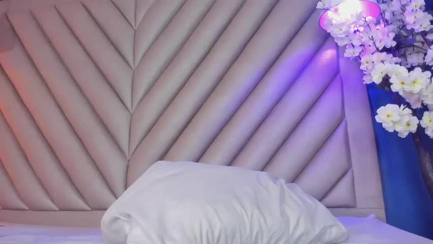 naomi_velour Adult Chat June 4, 2026