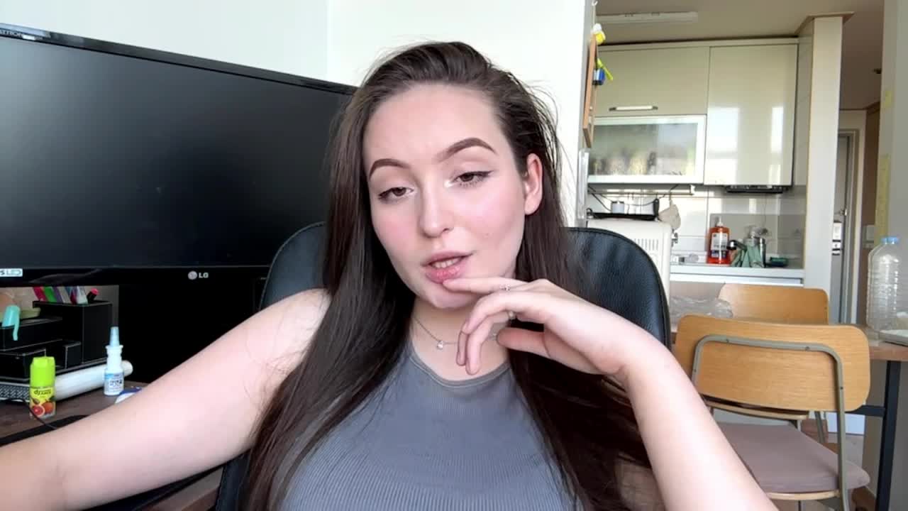 EmillyCarte Adult Chat June 5, 2026