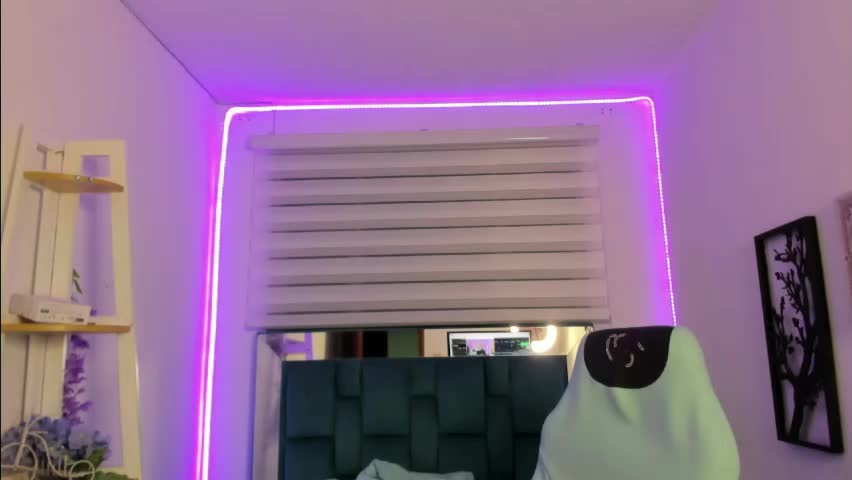 sara_red_x Adult Chat June 6, 2026