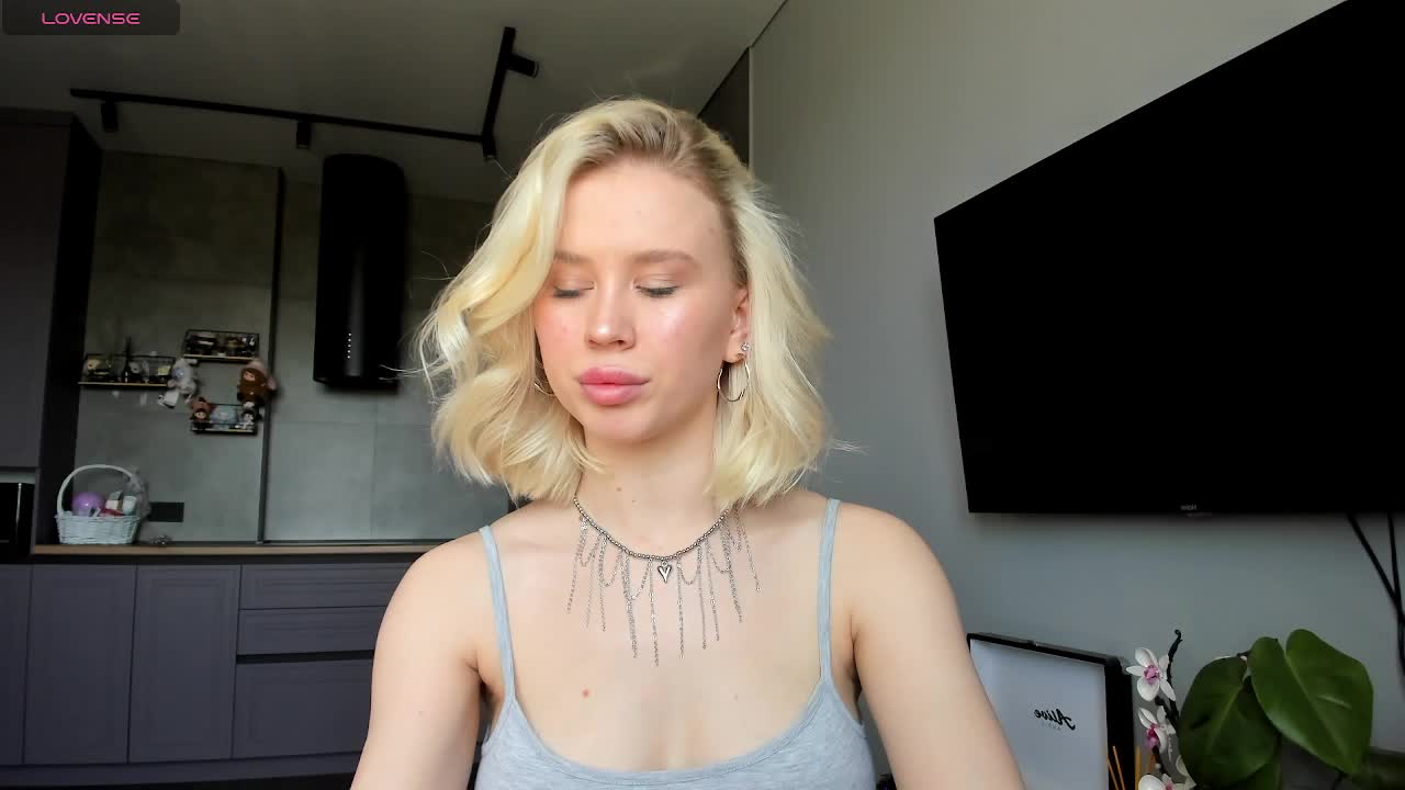 Sunlovv Adult Chat June 7, 2026