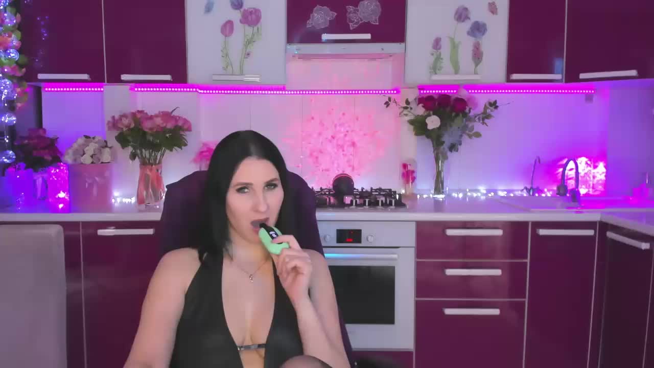 Olivija2020 Adult Chat June 7, 2026