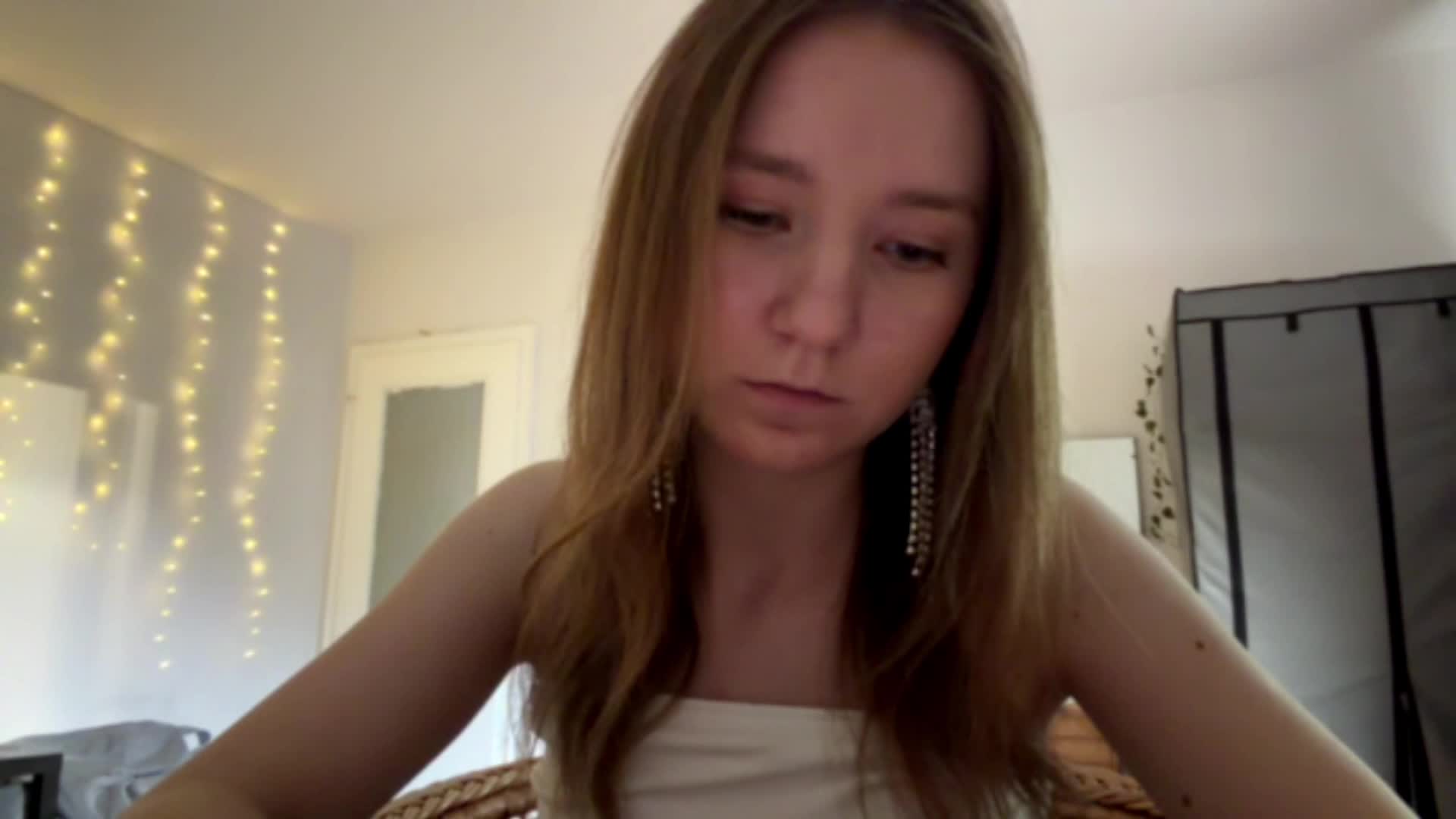 lisasmall Adult Chat June 7, 2026