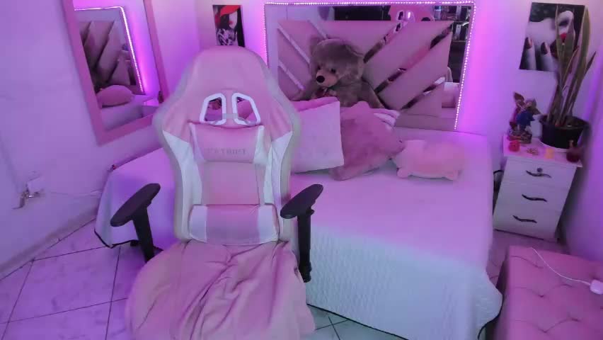 karly_moonn Adult Chat June 8, 2026