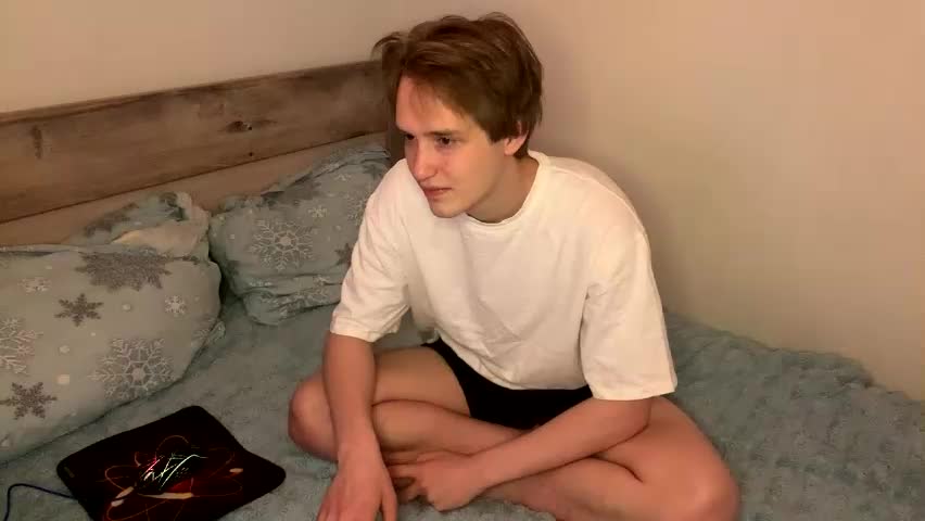 reynasweet_ Adult Chat June 8, 2026