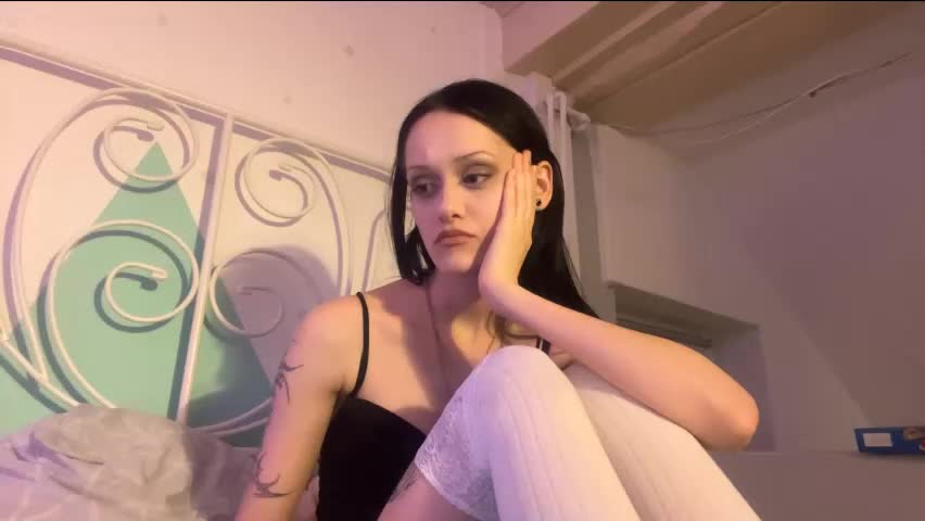 holliedavine Adult Chat June 8, 2026