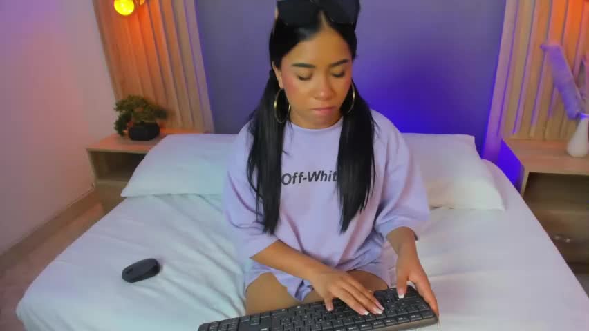 carla_smellie Adult Chat June 8, 2026