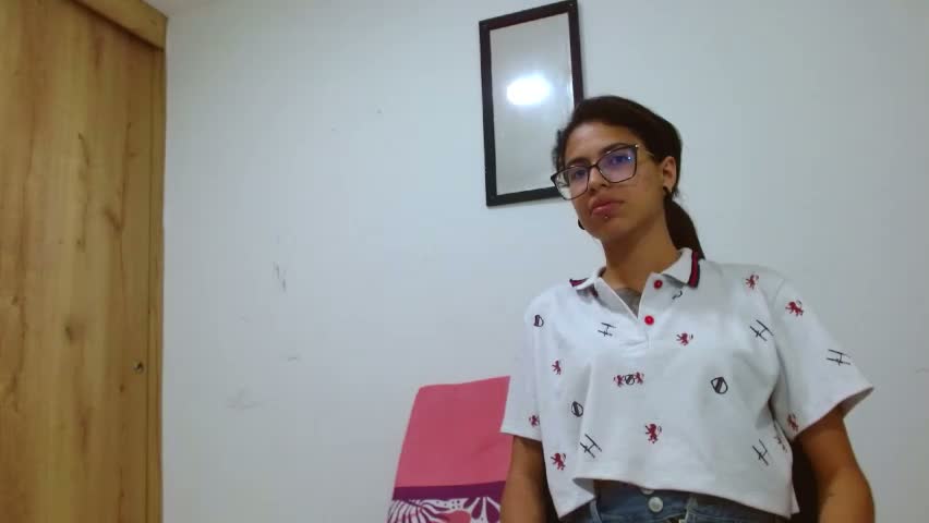 emily_loperaa Adult Chat June 9, 2026