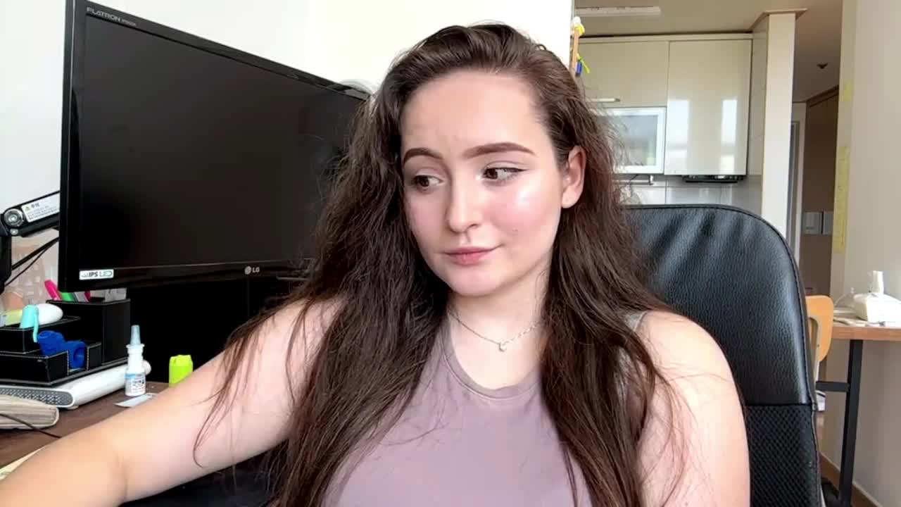 EmillyCarte Adult Chat June 9, 2026
