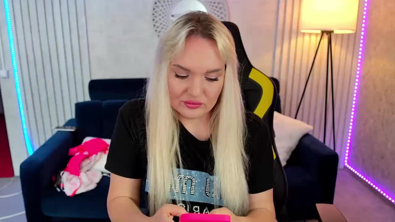 AmelyLoveme Adult Chat June 9, 2026