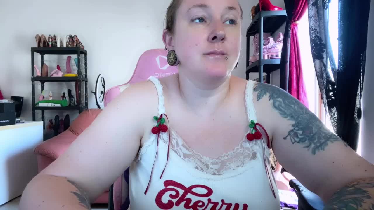 NylonQueen Adult Chat June 10, 2026