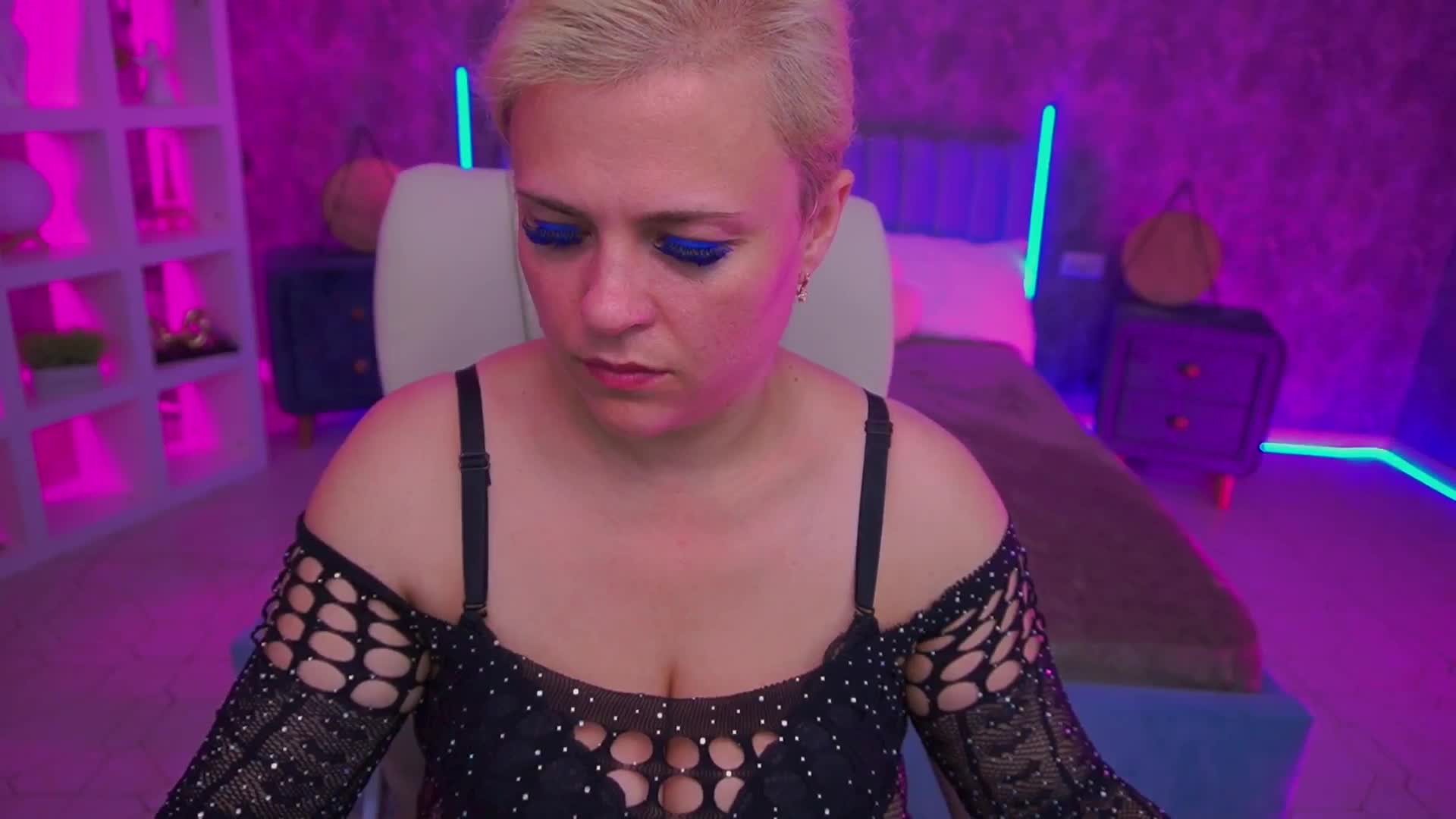 CrystalVibe Adult Chat June 9, 2026