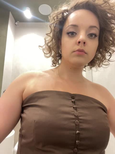 -CandyFlipGirl- Adult Chat June 11, 2026