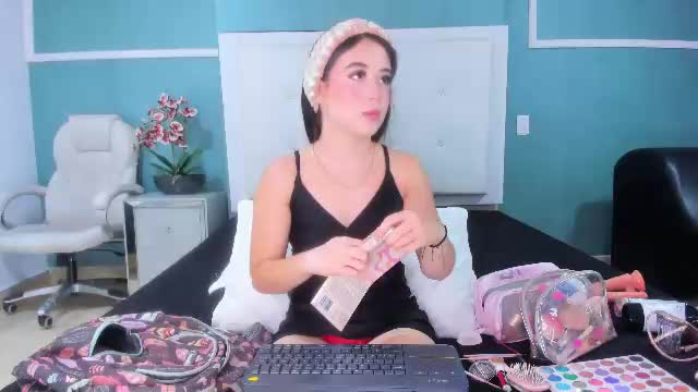 victoria_cutee Adult Chat June 12, 2026