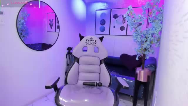 tiara_r Adult Chat June 12, 2026