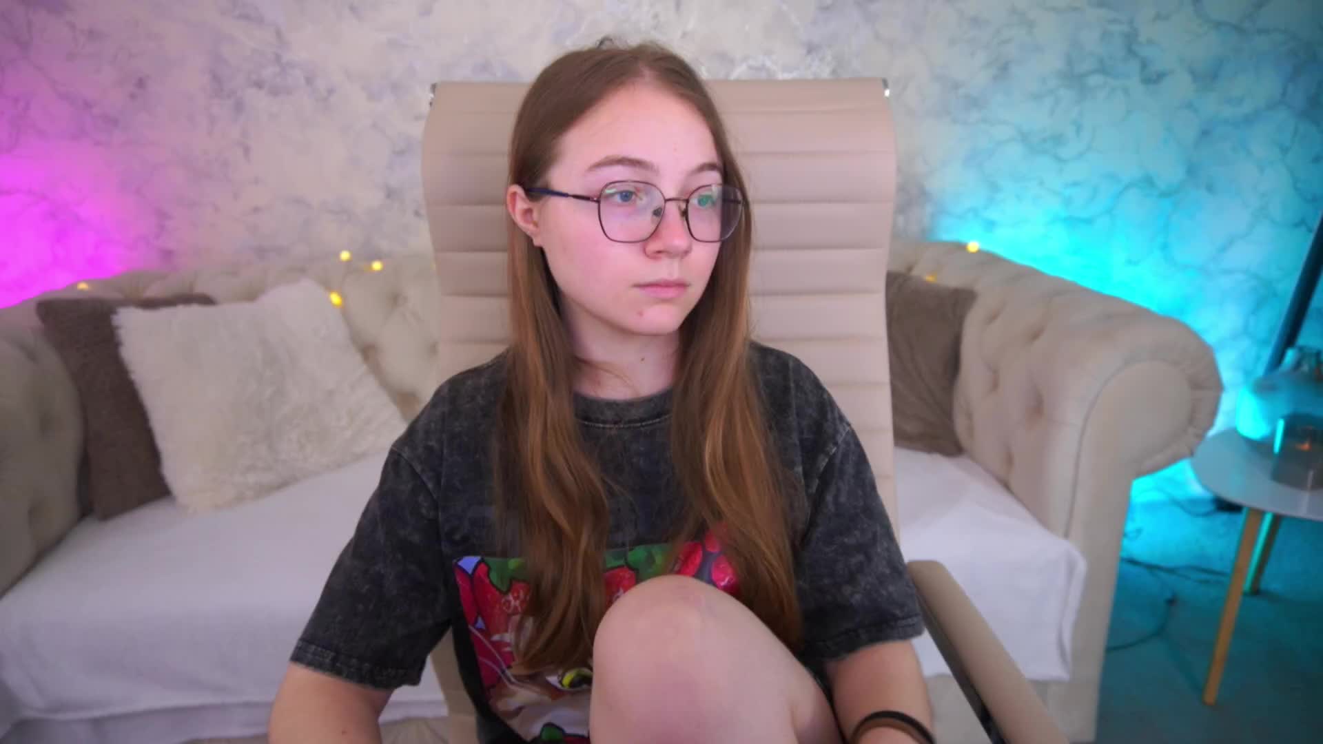 ArrinaWairr Adult Chat June 12, 2026