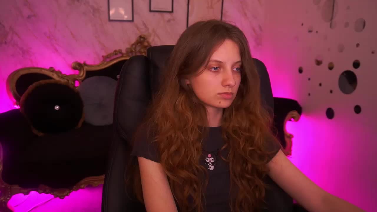 CuteeFoxy Adult Chat June 12, 2026