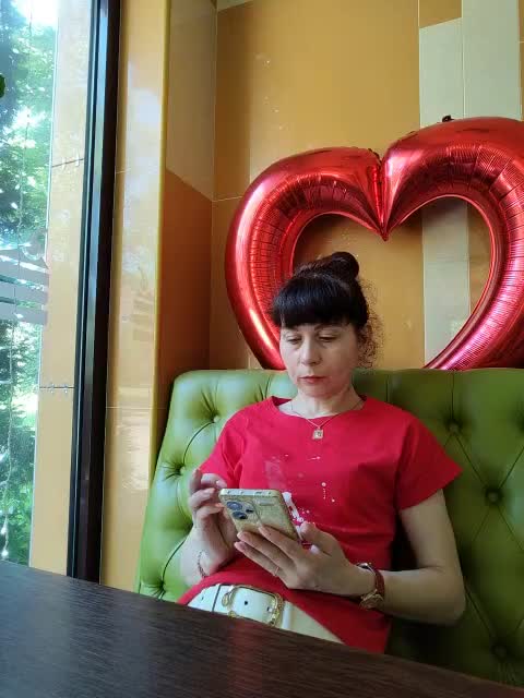 caroliiine Adult Chat June 12, 2026