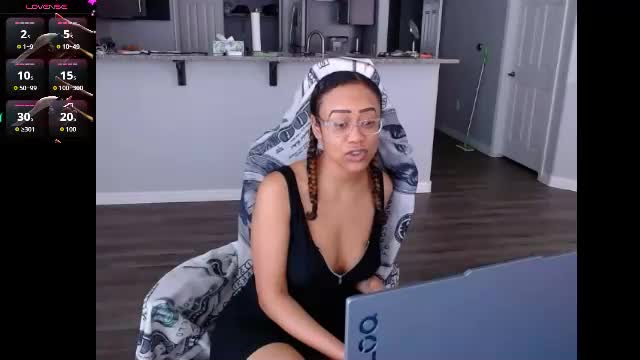 cumplzqueen Adult Chat June 14, 2026